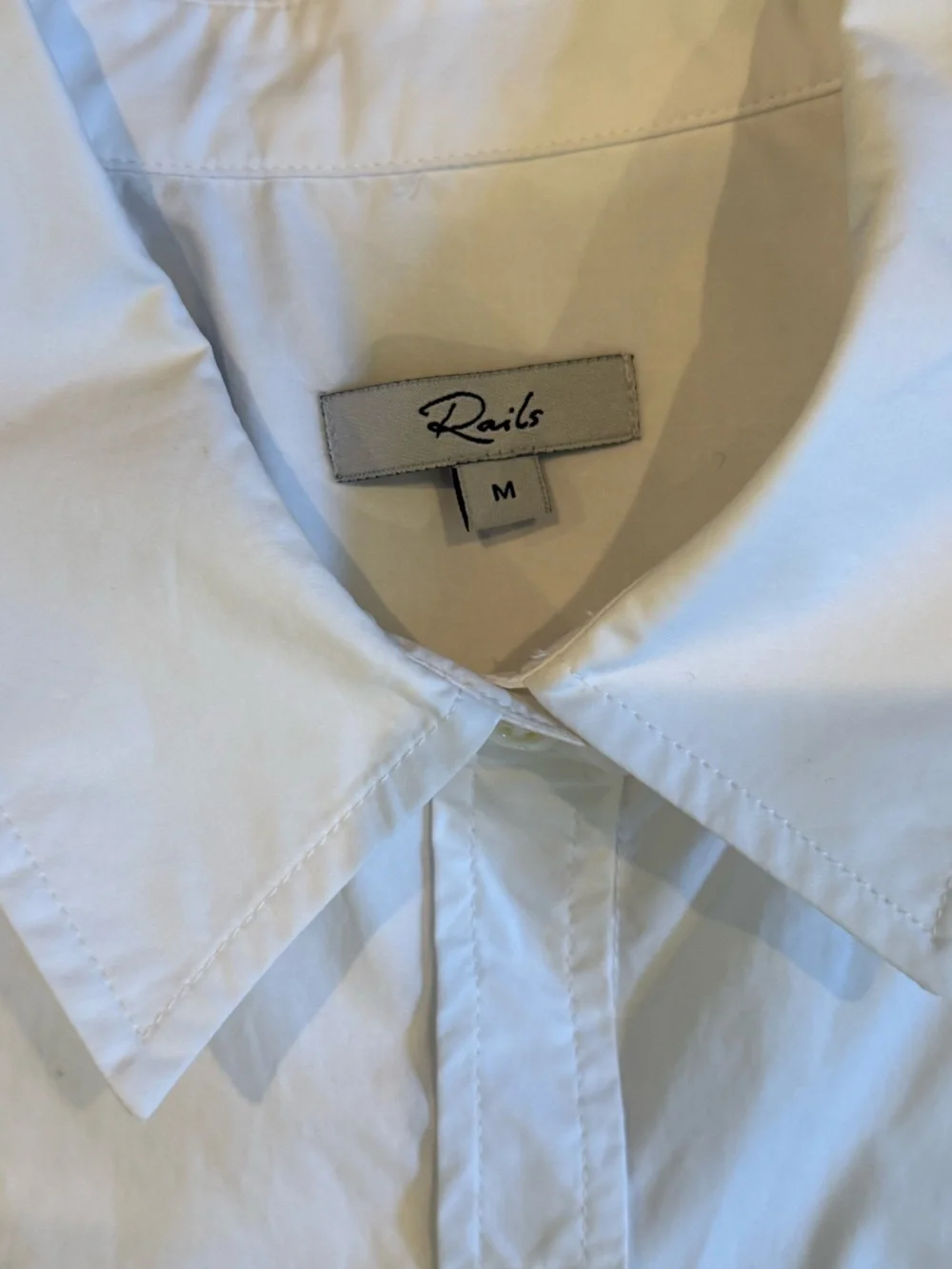 Rails Cropped Classic White Button-Down - Picture 7 of 7